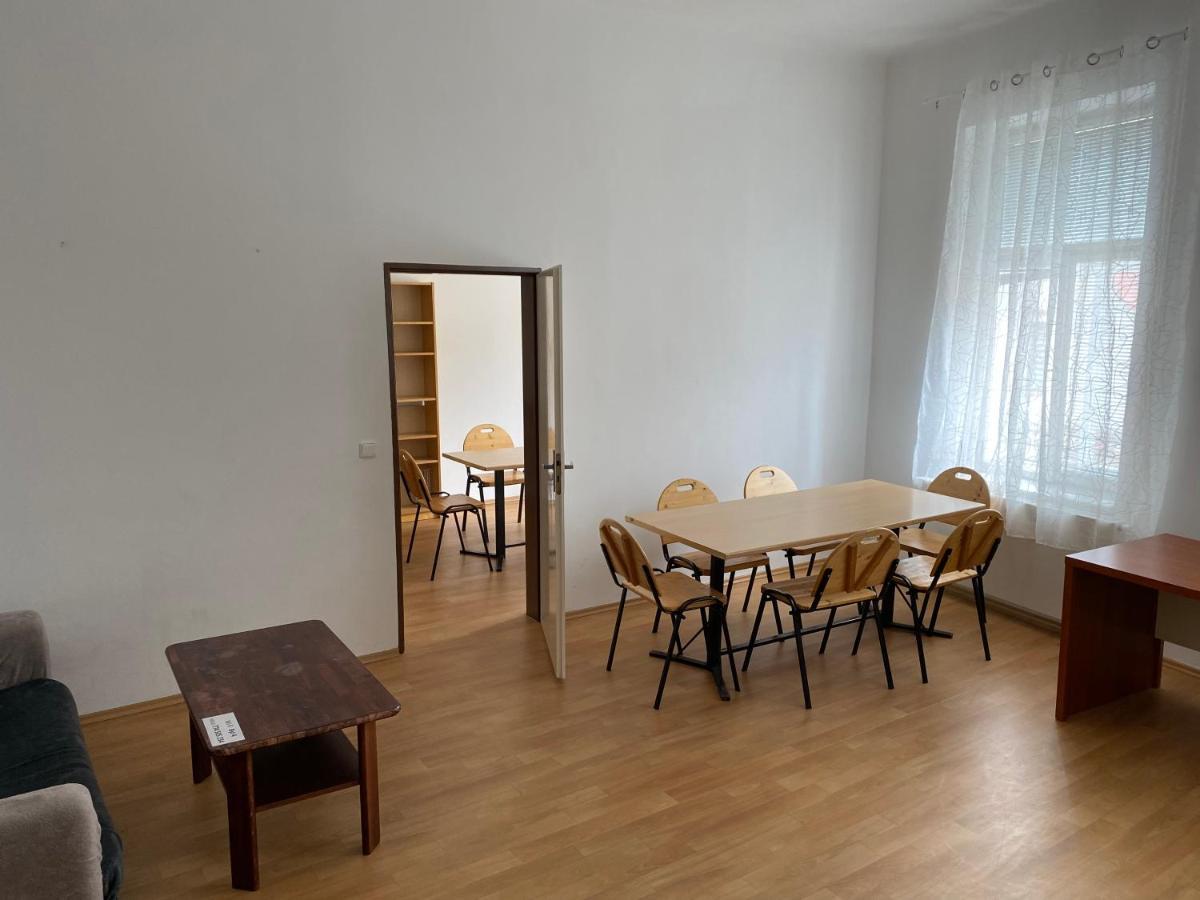Apartments Tomkova Hradec Králové Dış mekan fotoğraf